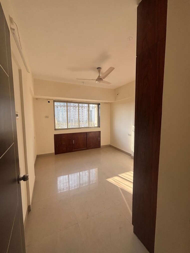 Room, shakti-sadan-apartment 3 Bedroom 1000 Sq.Ft. Apartment In Bandra East Mumbai 10513129
