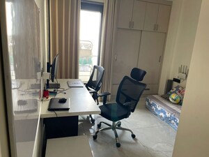 Team Area in 3 BHK Builder Floor at Sector 63 – for Rent