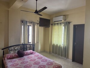 Bedroom in 4 BHK Builder Floor at Kalighat – for Rent