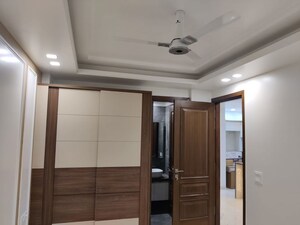 Room in 3 BHK Apartment at Greater Kailash ii – for Rent