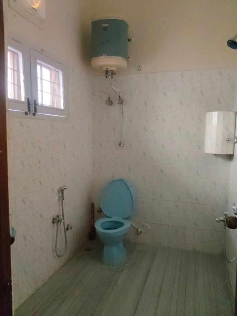 Bathroom, hill-view-banjara-hills 6 Bedroom 6000 Sq.Ft. Independent House In Banjara Hills Hyderabad 10513221