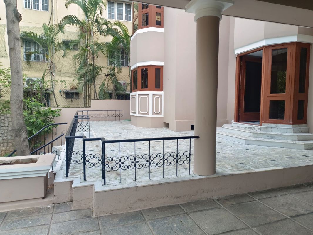 6 BHK + Prayer Room,Servant Room,Study Room,Extra Room,Store Room 6000 Sq.Ft. Independent House in Hill View Banjara Hills