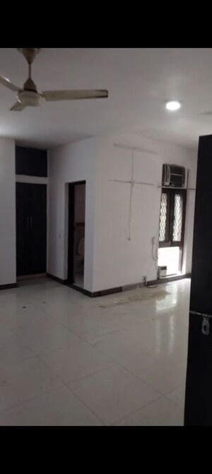 Room in 3 BHK Builder Floor at Palam Vihar Residents Association, Palam Vihar – for Sale