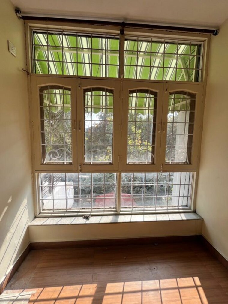 Balcony, sector 48 4 Bedroom 450 Sq.Mt. Independent House In Sector 48 Noida 10513277