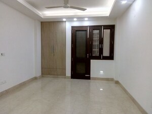 Room in 4 BHK Apartment at Panchsheel Enclave – for Rent