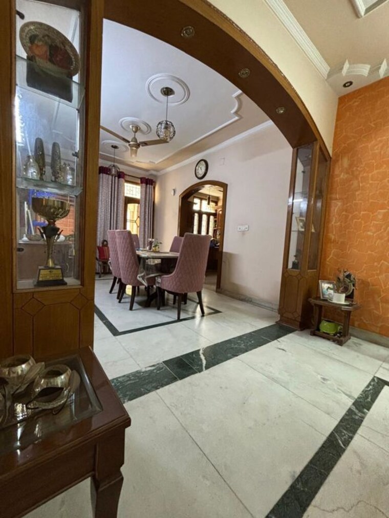  Parking, sector 36 2 Bedroom 1500 Sq.Ft. Independent House In Sector 36 Noida 10513322