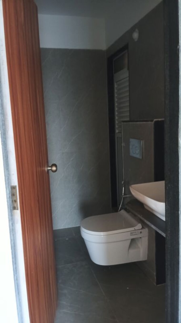 Bathroom, ulwe sector 18 3 Bedroom 1400 Sq.Ft. Apartment In Ulwe Sector 18 Navi Mumbai 10513346