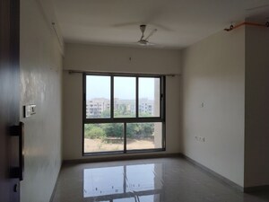 Room in 2 BHK Apartment at Veena Smart Homes, Kandivali West – for Rent