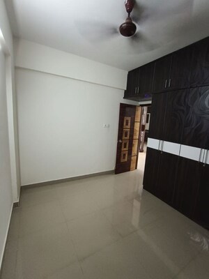 Room in 2 BHK Apartment at Jai Park Square, Kodigehalli – for Rent