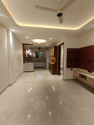 Room in 4 BHK Builder Floor at West Delhi – for Rent