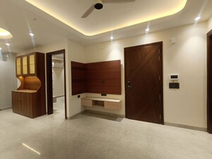 Room in 4 BHK Builder Floor at West Delhi – for Rent