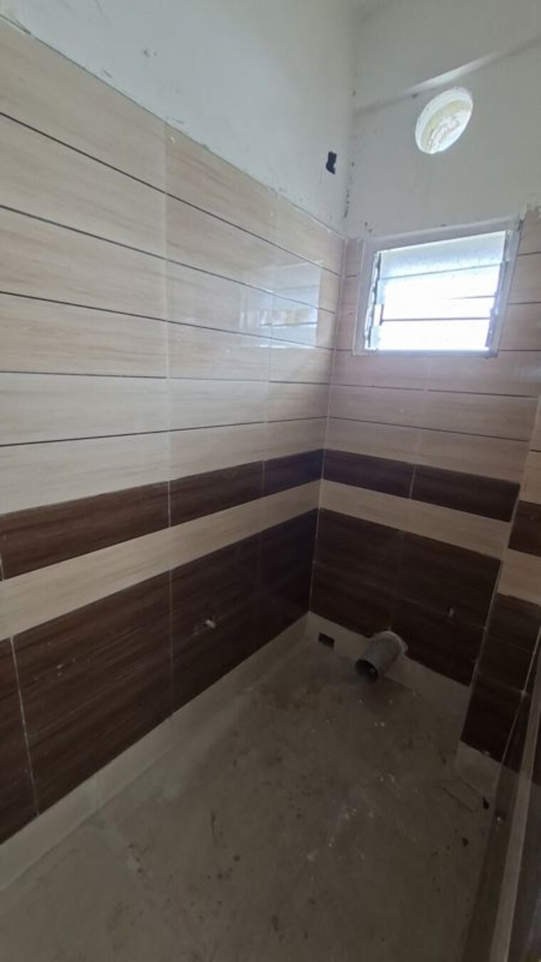 Attached Bathroom, kolkatta gpo 2.5 Bedroom 978 Sq.Ft. Apartment In Kolkatta Gpo Kolkata 10513431