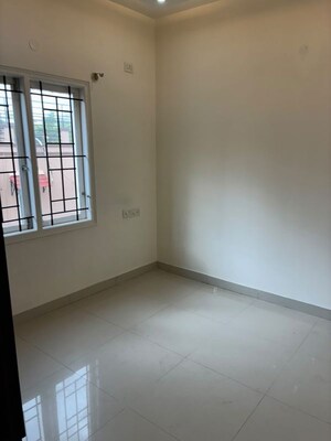 Room in 3 BHK Apartment at Cooke Town – for Rent