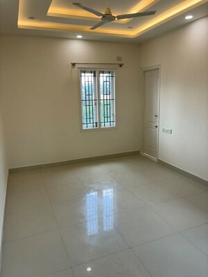 Room in 3 BHK Apartment at Cooke Town – for Rent