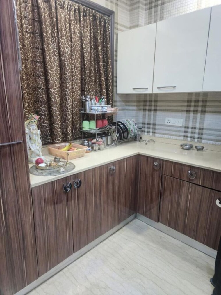 Balcony, suncity 3 Bedroom 250 Sq.Yd. Builder Floor In Suncity Gurgaon 10513466