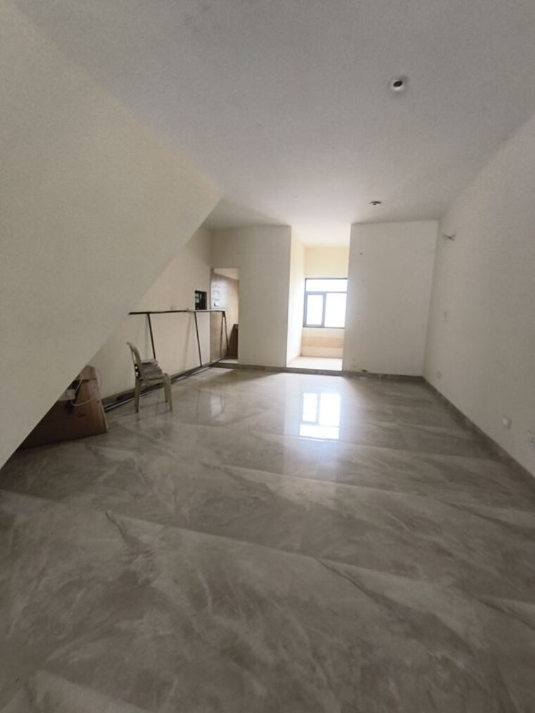 Room, sector 20 Commercial Showroom 750 Sq.Ft. In Sector 20 Panchkula 10513477