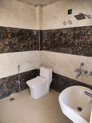 Team Area in 1 RK Independent House at Gomti Nagar – for Rent