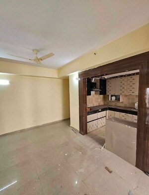 Room in 2 BHK Apartment at Hawelia Valencia Homes, Sector 1 Greater Noida – for Rent