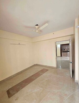 Room in 2 BHK Apartment at Hawelia Valencia Homes, Sector 1 Greater Noida – for Rent
