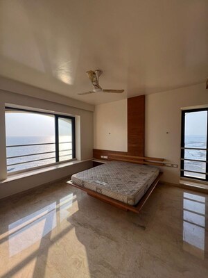 5 BHK Apartment For Rent in Bandstand Apartment, Bandra West