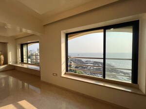 Room in 5 BHK Apartment at Bandstand Apartment, Bandra West – for Rent