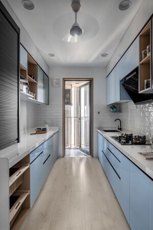 Building Lobby in 4 BHK Builder Floor at Dlf Phase ii – for Rent