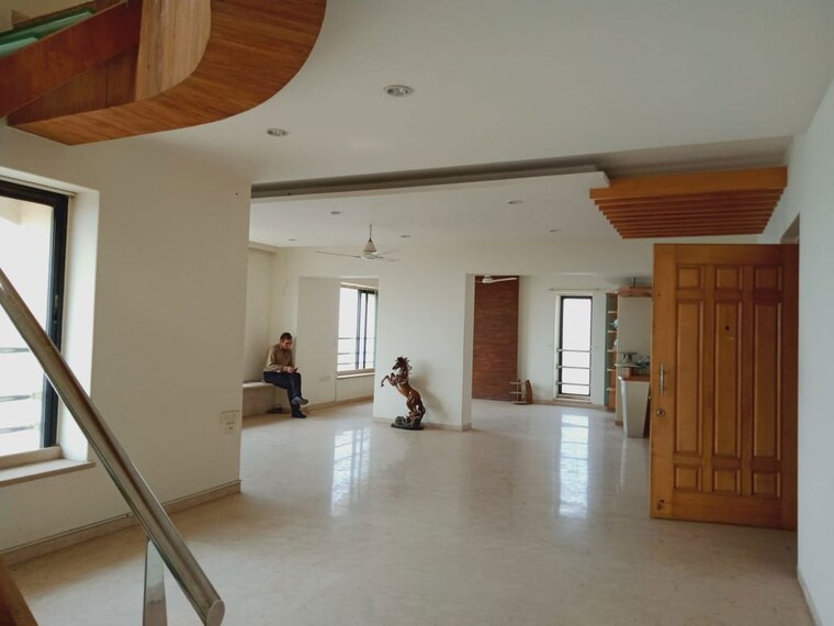 Living Room, rustomjee-bandstand-cama 5 Bedroom 3500 Sq.Ft. Apartment In Bandra West Mumbai 10513523