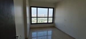Room in 3 BHK Apartment at Kalpataru Magnus, Bandra East – for Rent