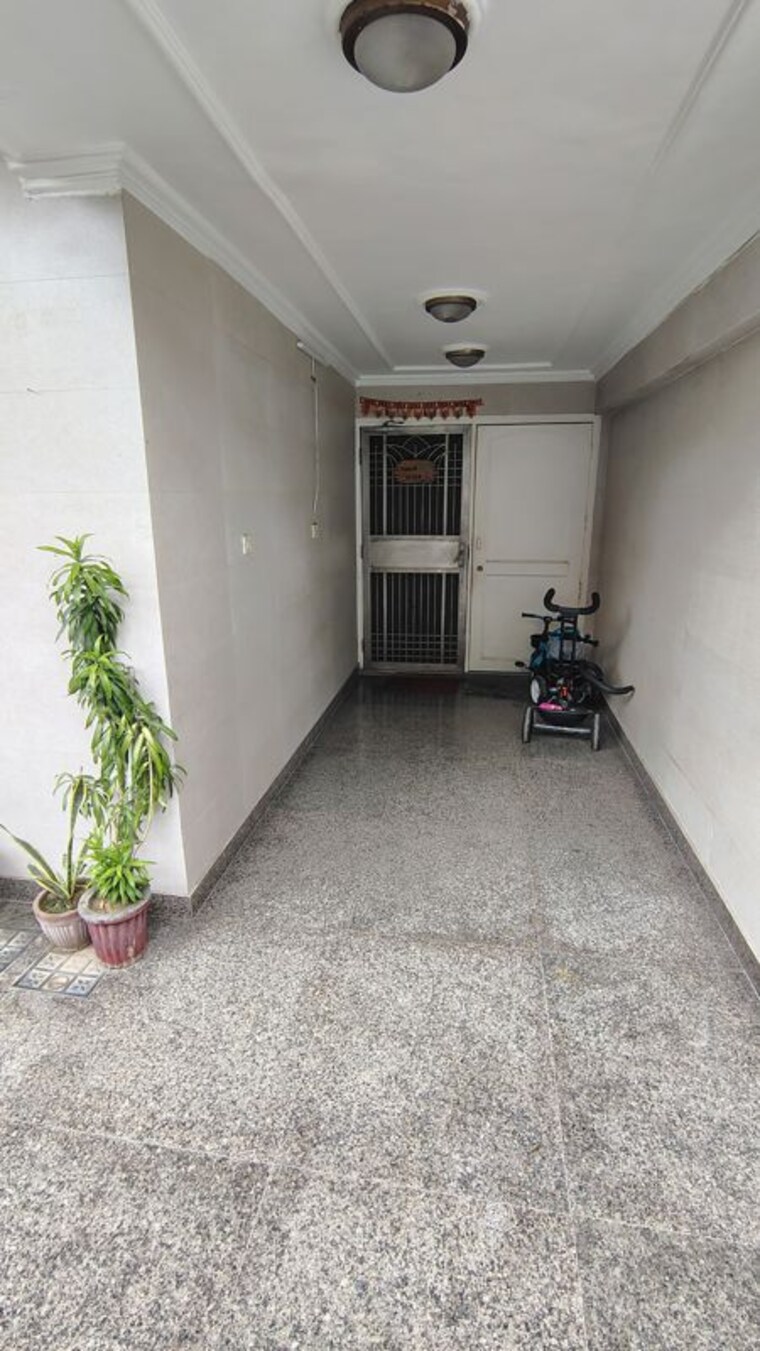 Room, dlf phase ii 3 Bedroom 200 Sq.Yd. Builder Floor In Dlf Phase ii Gurgaon 10513544