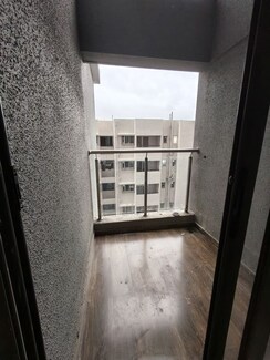 2 BHK + Basement Apartment For Rent in Dream Metropark County