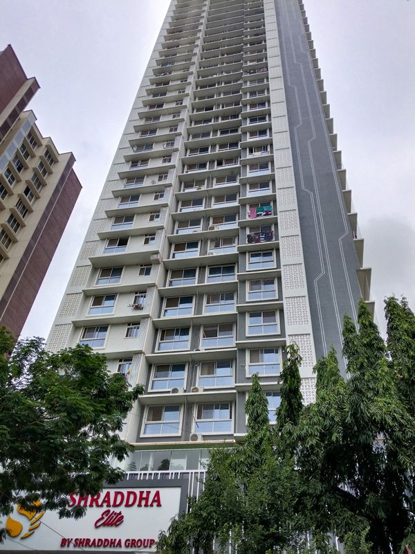 3 BHK 1000 Sq.Ft. Apartment in Shraddha Elite