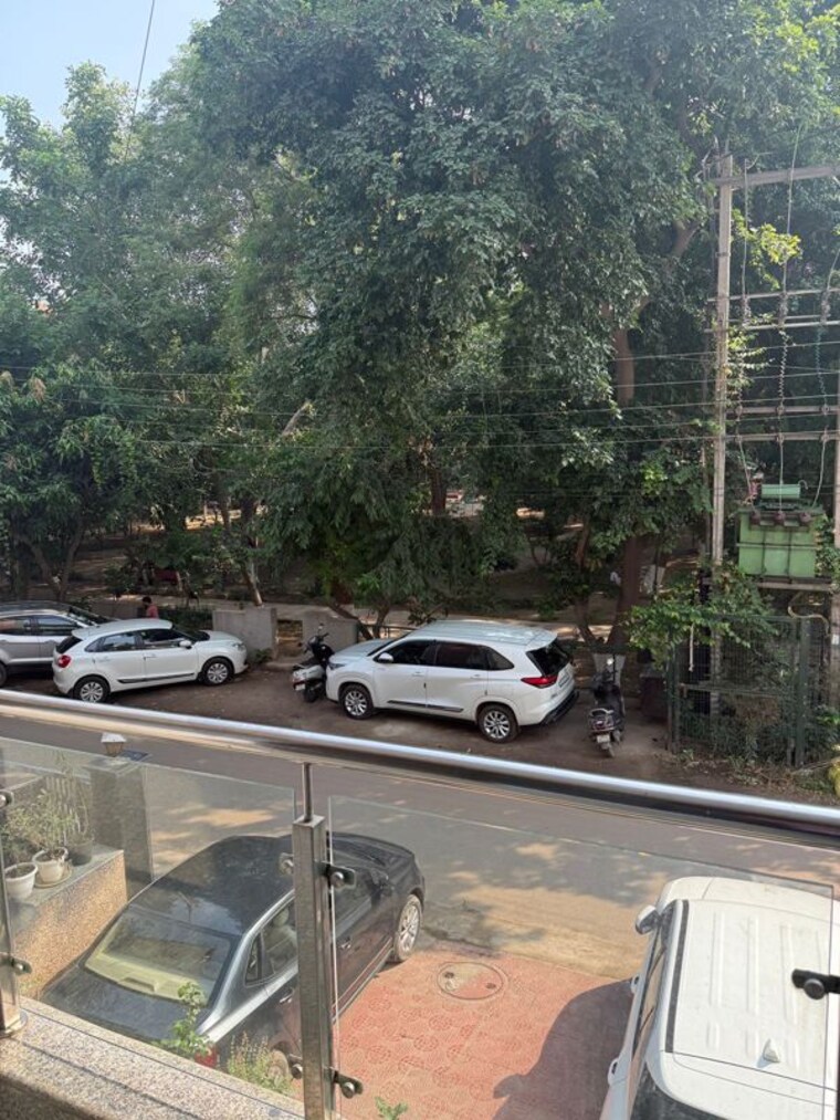 Exterior View, sector 46 3 Bedroom 200 Sq.Yd. Builder Floor In Sector 46 Gurgaon 10513598