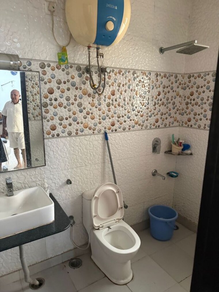 Team Area, sector 46 3 Bedroom 200 Sq.Yd. Builder Floor In Sector 46 Gurgaon 10513598
