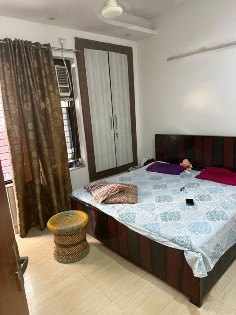 Bedroom, sector 46 3 Bedroom 200 Sq.Yd. Builder Floor In Sector 46 Gurgaon 10513598
