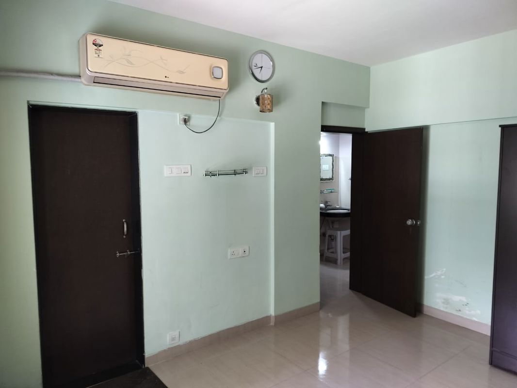 1 BHK 550 Sq.Ft. Apartment in Shreeji Paradise