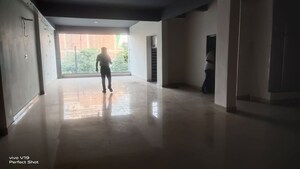 Room in  Office Space at Gomti Nagar – for Rent