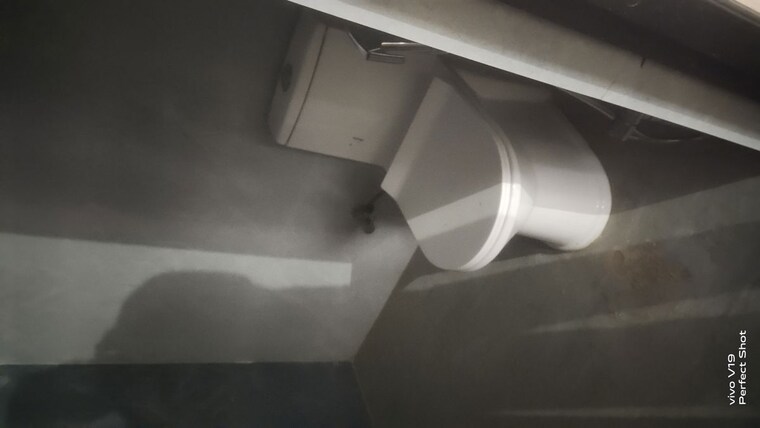 Bathroom, gomti nagar Commercial Office Space 1200 Sq.Ft. In Gomti Nagar Lucknow 10513605