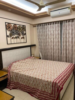 Bedroom in 2 BHK Apartment at Kalpataru Primus Residence, Santacruz East – for Rent
