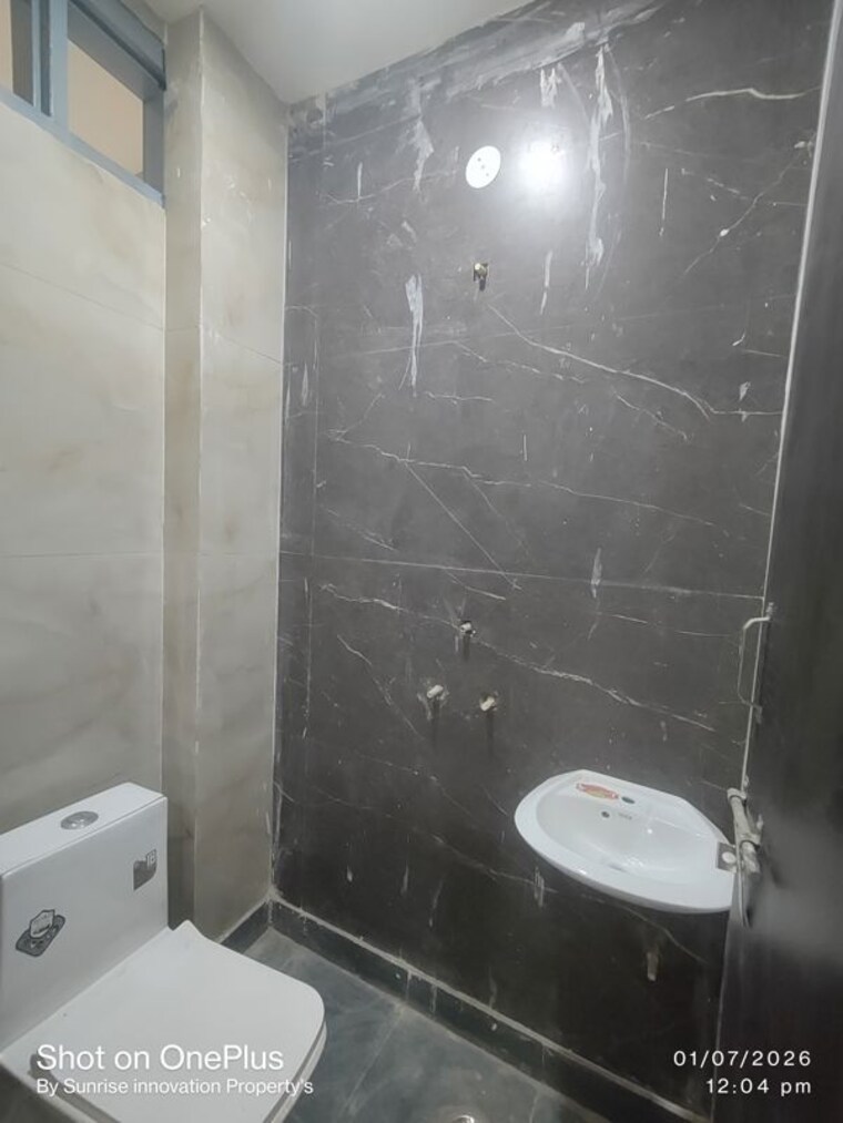 Bathroom, dwarka mor 2 Bedroom 60 Sq.Yd. Builder Floor In Dwarka Mor Delhi 10513621