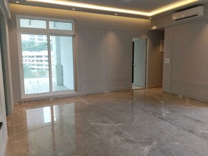 Room in 2 BHK Apartment at Enpar Lotus 101 Worli Residences, Lower Parel – for Rent