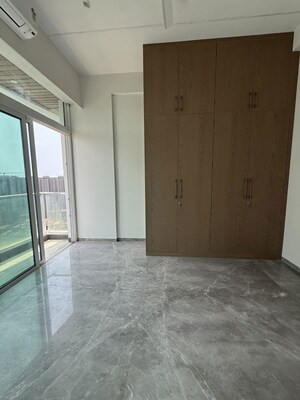 2 BHK Apartment For Rent in Enpar Lotus 101 Worli Residences, Lower Parel
