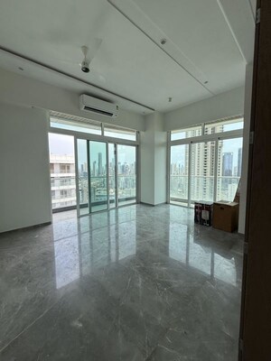Room in 2 BHK Apartment at Enpar Lotus 101 Worli Residences, Lower Parel – for Rent