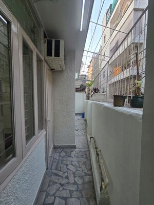 Balcony in 1 RK Builder Floor at Sector 57 – for Rent