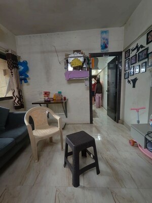 Team Area in 2 BHK Apartment at Malad Apartment, Malad West – for Rent