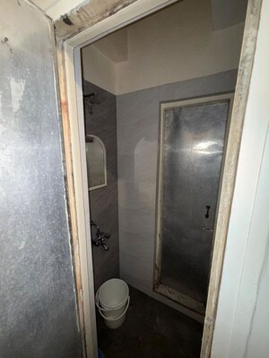 Furnished Amenities in 2.5 BHK Apartment at Sanghi House, Nepean Sea Road – for Rent