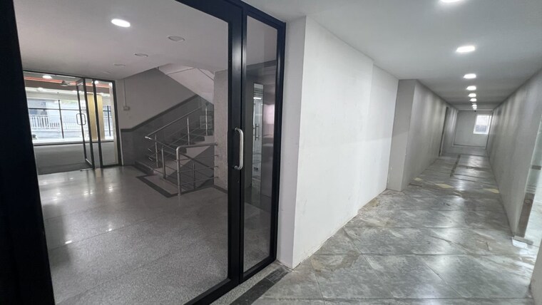 Room, jubilee hills Commercial Office Space 7000 Sq.Ft. In Jubilee Hills Hyderabad 10513730