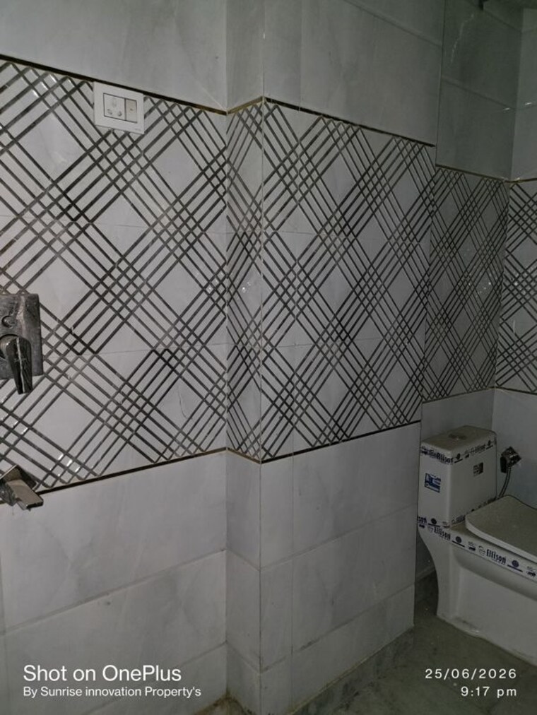 Bathroom, dwarka mor 1 Bedroom 50 Sq.Yd. Builder Floor In Dwarka Mor Delhi 10513736