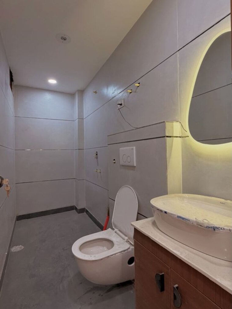 Bathroom, uttam nagar 3 Bedroom 910 Sq.Ft. Builder Floor In Uttam Nagar Delhi 10513744