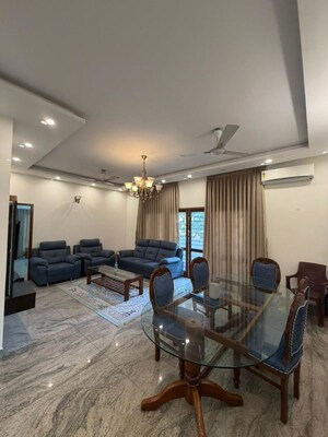 Gym in 3 BHK Builder Floor at Frazer Town – for Rent