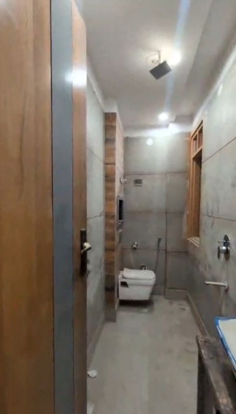 Bathroom, nawada 2 Bedroom 75 Sq.Yd. Builder Floor In Nawada Delhi 10513757
